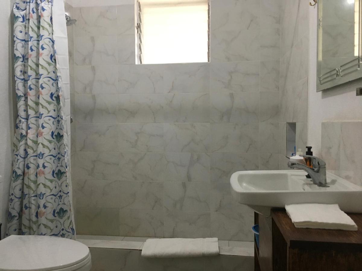 Ancella'S Garden Apartment-Beach-5Min Drive, 1 Hr Montego Bay, 25 Mins Ocho Rios, Continental Breakfast Runaway Bay Zewnętrze zdjęcie