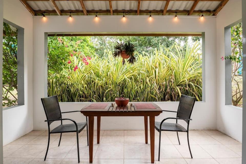 Ancella'S Garden Apartment-Beach-5Min Drive, 1 Hr Montego Bay, 25 Mins Ocho Rios, Continental Breakfast Runaway Bay Zewnętrze zdjęcie