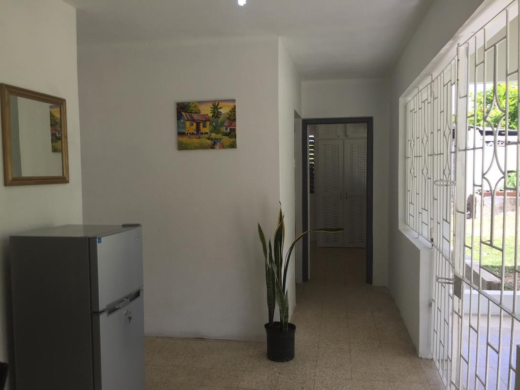Ancella'S Garden Apartment-Beach-5Min Drive, 1 Hr Montego Bay, 25 Mins Ocho Rios, Continental Breakfast Runaway Bay Zewnętrze zdjęcie